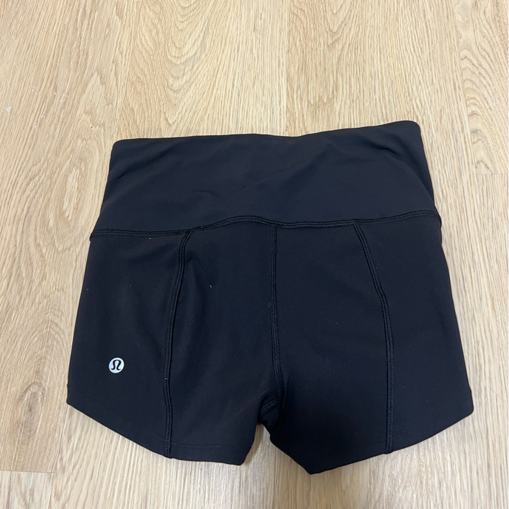 Lululemon shorts size 4